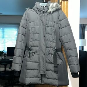 Got this jacket last season but wore it for a month. It’s in Fantastic condition